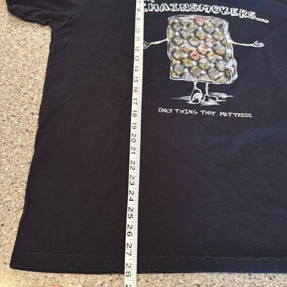 THE CHAINSMOKERS Only Things That Mattress Tee - Picture 8 of 8
